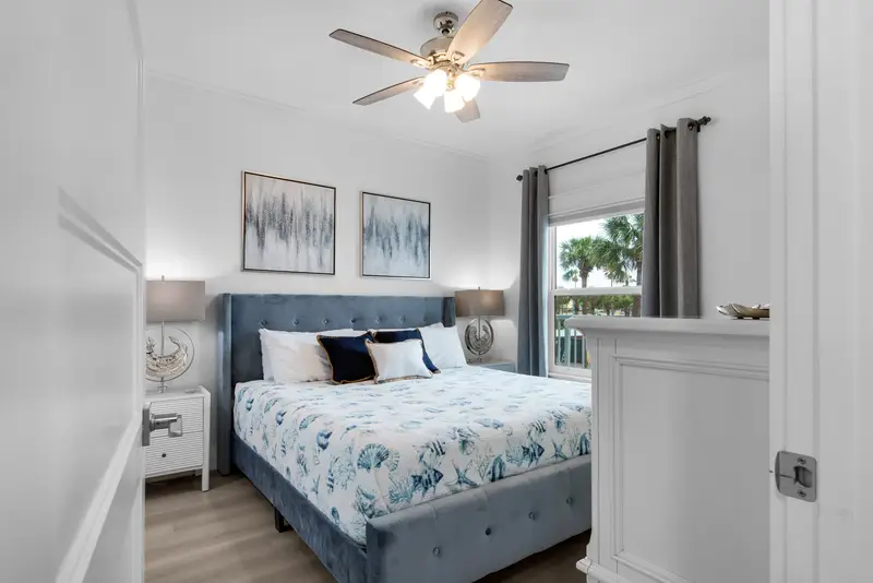 Destin Diamond photo 14