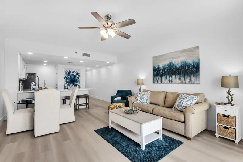 Destin Diamond photo 3